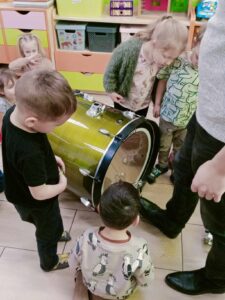 Zajęcia muzyki w Przedszkolu Misio w Kłodawie